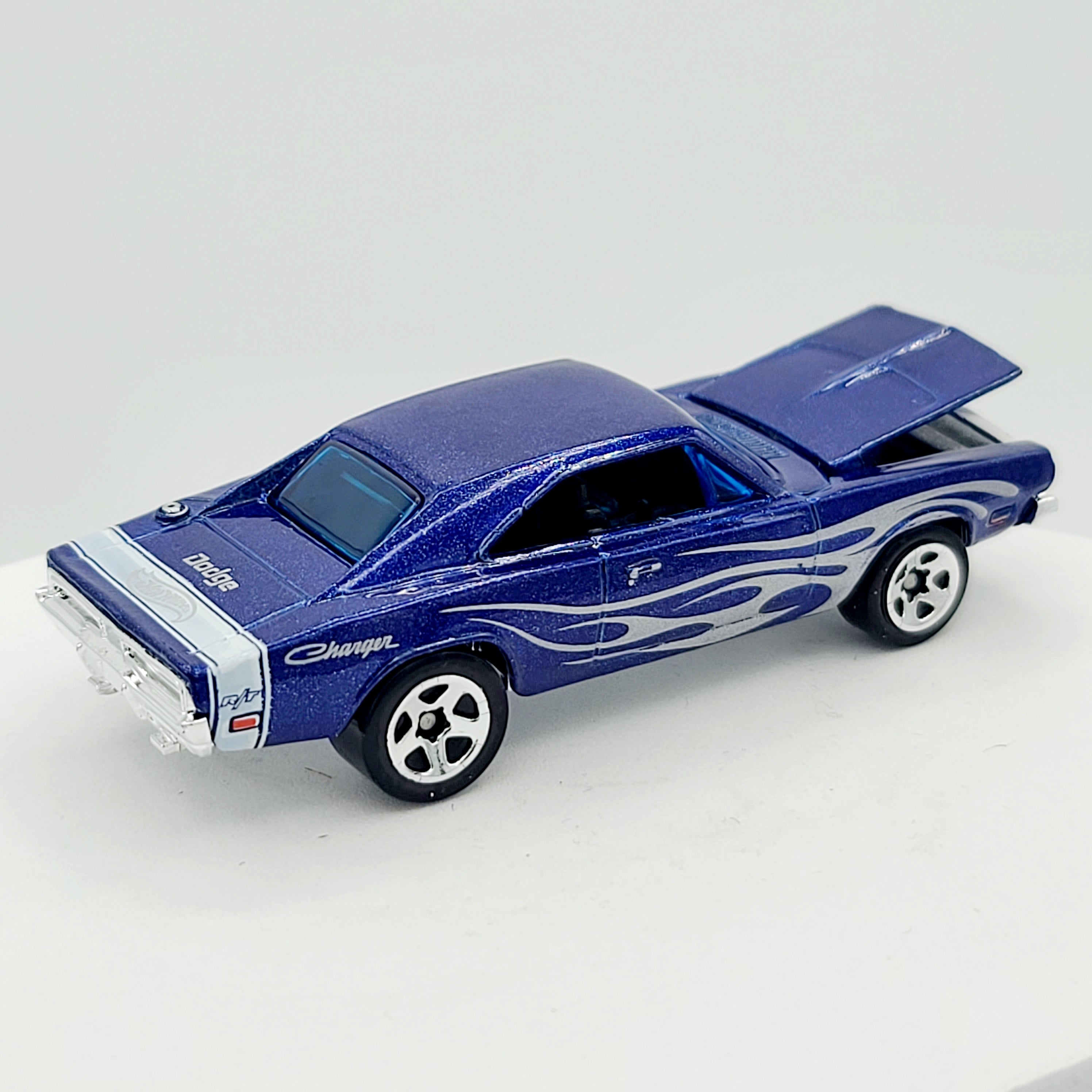 Hot Wheels '69 Dodge Charger - Opening Hood (2005 Multipack Exclusive)